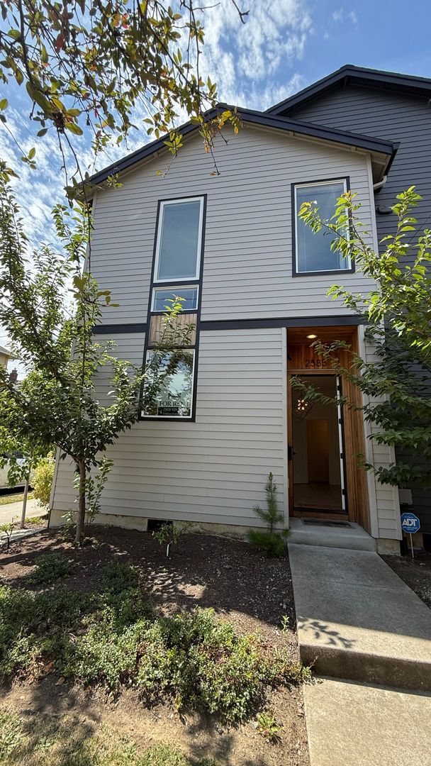 property at 2585 SE 13th Ave