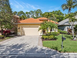 6051 Shallows Way in Naples, FL - Foto de edificio - Building Photo