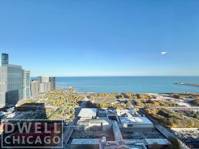 65 E Monroe St, Unit 4618 in Chicago, IL - Foto de edificio - Building Photo