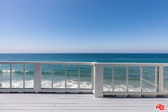 25408 Malibu Rd in Malibu, CA - Building Photo - Building Photo