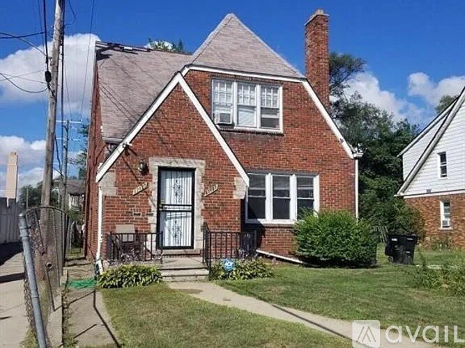 17125 Greenlawn St, Unit Upper in Detroit, MI - Building Photo