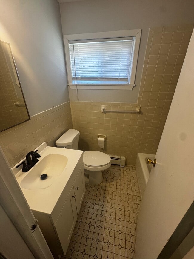 175 South St in Eatontown, NJ - Foto de edificio - Building Photo