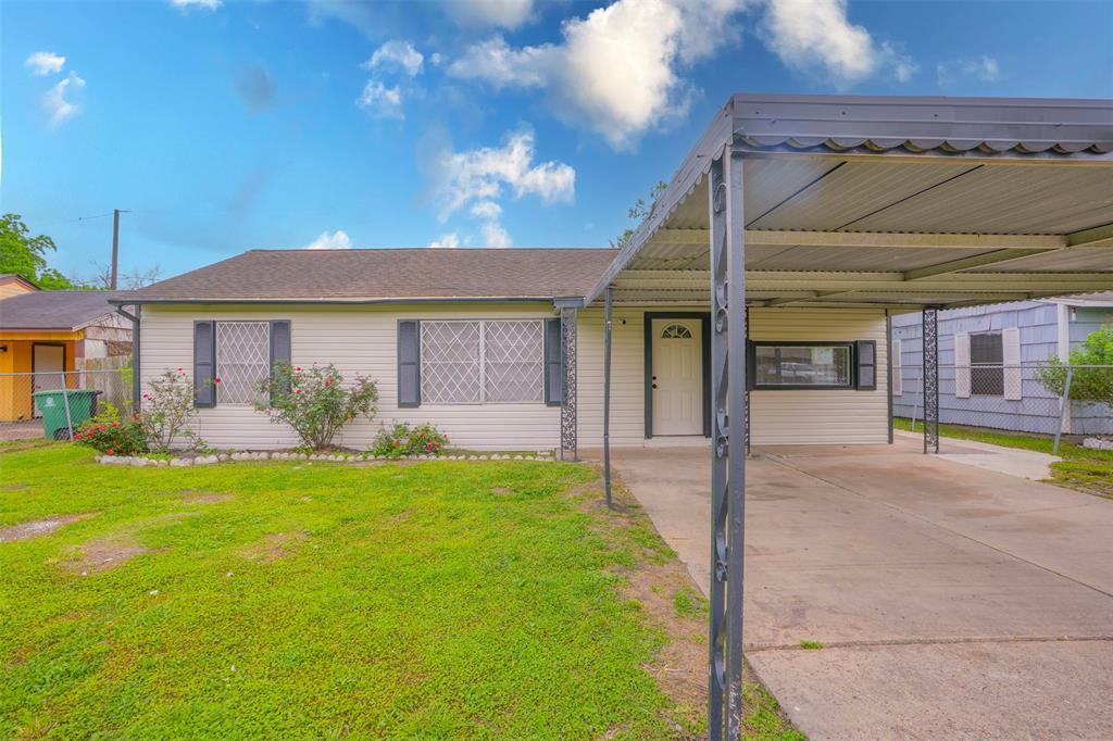 5414 Lyndhurst Dr in Houston, TX - Building Photo