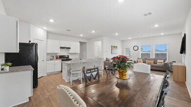 4055 Fort Palmer Blvd in Saint Hedwig, TX - Building Photo - Building Photo