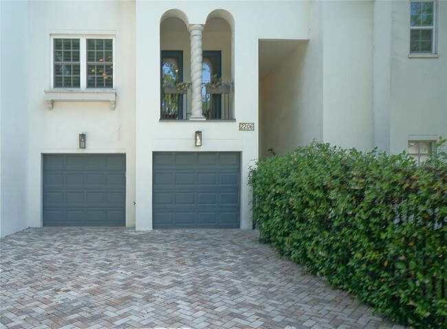property at 2206 W Horatio St