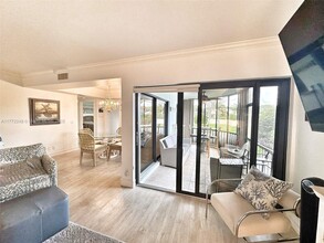 16997 Waterbend Dr in Jupiter, FL - Foto de edificio - Building Photo