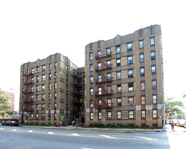 3051 Ocean Ave in Brooklyn, NY - Foto de edificio - Building Photo