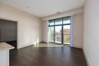 Hibernia Apartments in St. Louis, MO - Building Photo - Interior Photo