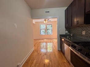 3902 N Janssen Ave, Unit DS2 in Chicago, IL - Foto de edificio - Building Photo