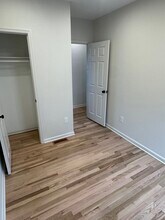 10 Henry St, Unit Lower in Greenwich, CT - Building Photo - Building Photo