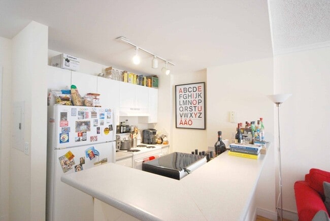 534 Beacon St, Unit 403 in Boston, MA - Building Photo - Building Photo