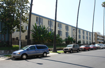 970 Magnolia Ave in Los Angeles, CA - Foto de edificio - Building Photo