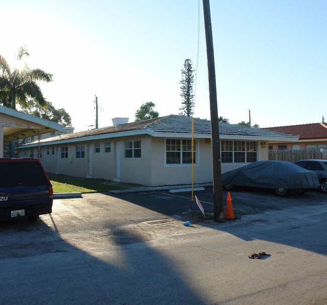 626 NE 4th Ave in Fort Lauderdale, FL - Building Photo - Building Photo