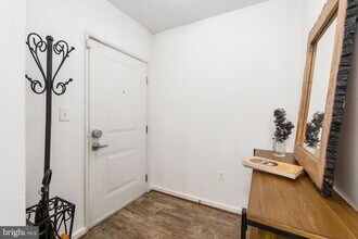 6500 America Blvd, Unit 204 in Hyattsville, MD - Foto de edificio - Building Photo