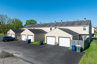 Wellington Commons Condominiums in Columbus, OH - Building Photo - Building Photo