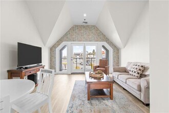 580 Thames St in Newport, RI - Building Photo - Building Photo