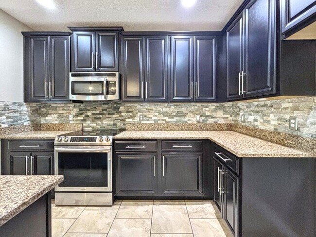 34408 Alicante Ct in Sorrento, FL - Building Photo - Building Photo