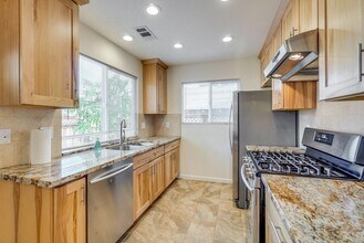 162 Charles St in Sunnyvale, CA - Building Photo - Building Photo