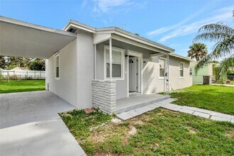 3032 Glenwood Rd in West Palm Beach, FL - Building Photo - Building Photo