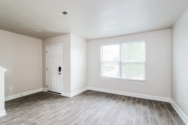 12087 Parkview Trace Dr in Louisville, KY - Building Photo - Building Photo