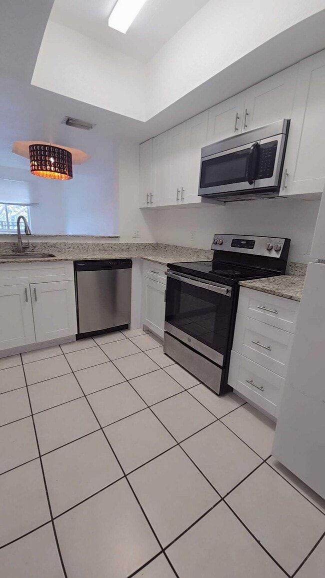 751 SW 148th Ave, Unit 10 in Davie, FL - Building Photo - Building Photo