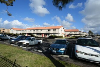 Villa De Anita in Chula Vista, CA - Foto de edificio - Building Photo