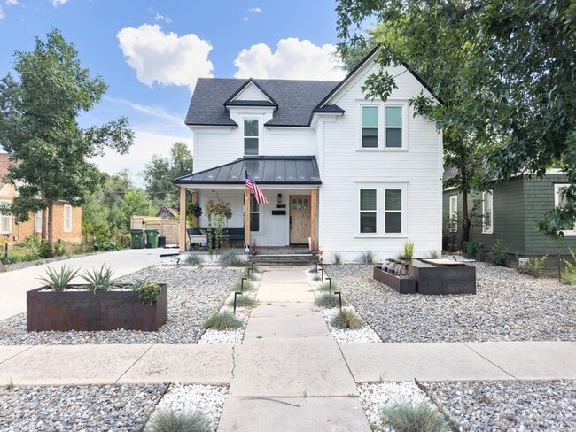 property at 623 E Willamette Ave