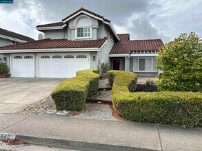 445 Southport Way in Vallejo, CA - Foto de edificio - Building Photo