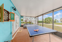 1002 NE Glass Dr in Jensen Beach, FL - Foto de edificio - Building Photo