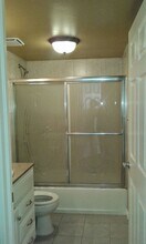 1825 Keeler St, Unit apartment D in Burbank, CA - Building Photo - Building Photo