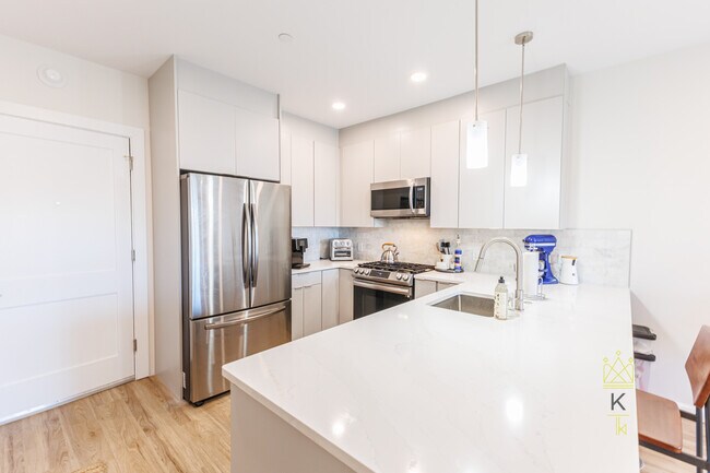 458 Washington St, Unit 305 in Boston, MA - Building Photo - Building Photo