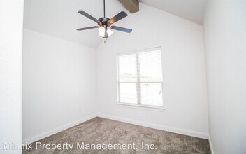 2011 102nd St in Lubbock, TX - Building Photo - Building Photo