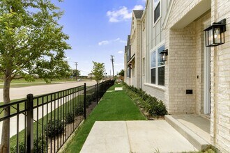7612 Resting Mews in North Richland Hills, TX - Building Photo - Building Photo