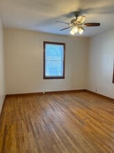 206 W 9th St, Unit Upper in Mankato, MN - Foto de edificio - Building Photo