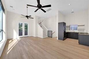 2419 Charleston St in Houston, TX - Building Photo