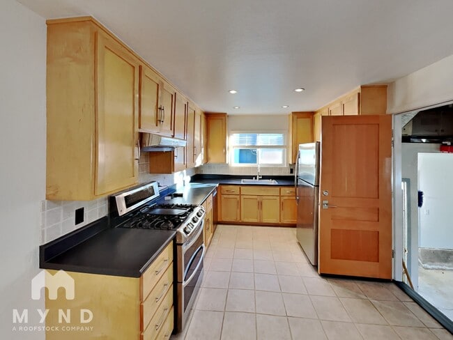 2522 Buena Vista Ave in Belmont, CA - Building Photo - Building Photo