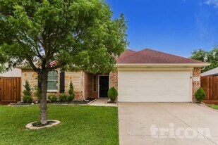 1630 Emily Ln in Seagoville, TX - Building Photo