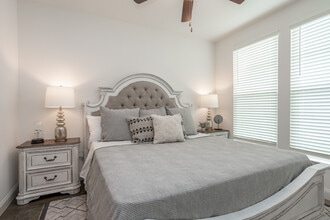 Magnolia South in Holly Springs, NC - Foto de edificio - Interior Photo