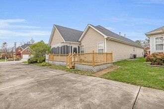 2075 Igou Crossing Dr in Chattanooga, TN - Building Photo - Building Photo