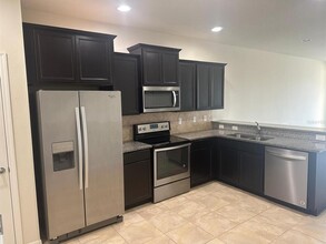 9136 Hillcroft Dr in Riverview, FL - Building Photo - Building Photo