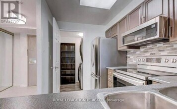 3231 Eglinton Ave E in Toronto, ON - Building Photo - Building Photo