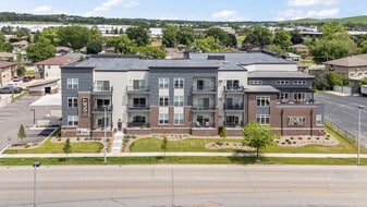 N88W15092 Main St in Menomonee Falls, WI - Building Photo