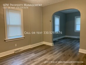 816 Cody Ct NW in Canton, OH - Building Photo - Building Photo