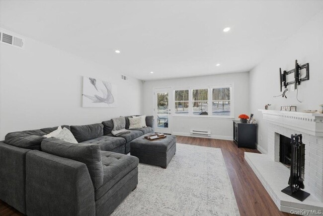 180 Heritage Hills in Somers, NY - Building Photo - Building Photo