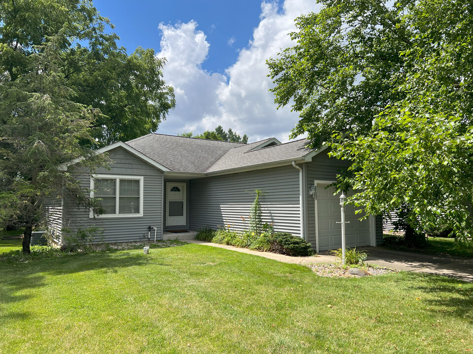 57357 Co Rd 19-Unit -1 in Goshen, IN - Building Photo