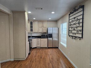 2710 W Craig Pl in San Antonio, TX - Building Photo - Building Photo