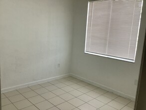 2736 SE 15th Rd in Homestead, FL - Foto de edificio - Building Photo