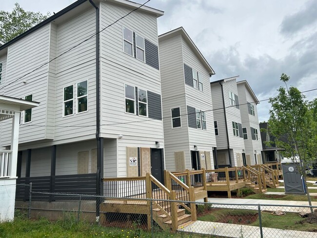 property at 399 Elm St NW