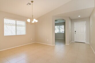 8301 W Melanitta Dr in Tucson, AZ - Building Photo - Building Photo