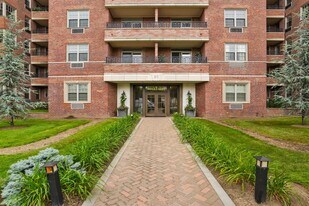 20 Church St in Greenwich, CT - Building Photo